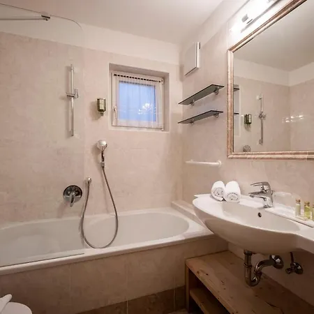 Residence Cesa Sassela St. Ulrich in Gröden Zimmer foto